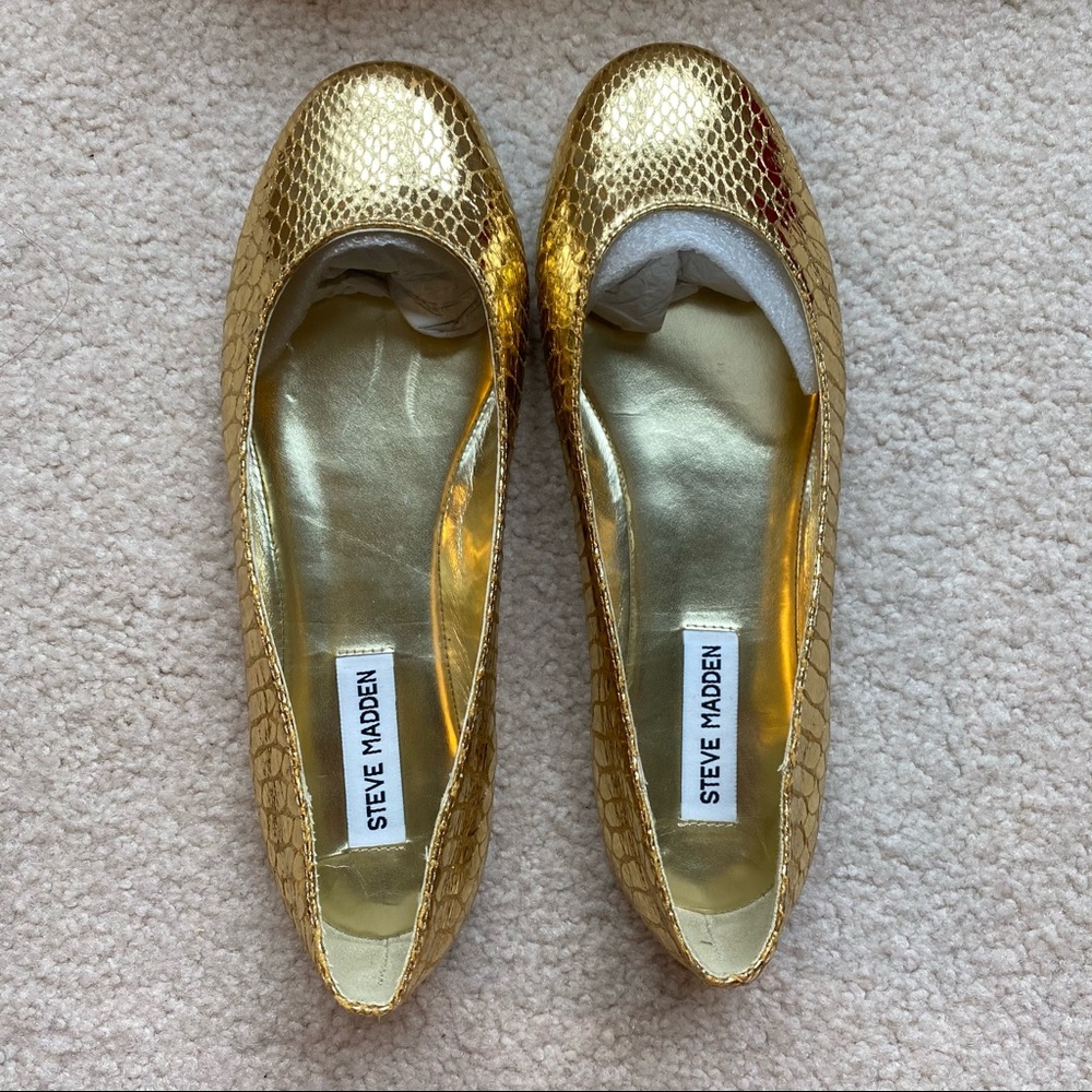 [NWT] Steve Madden Gold Ballet Flats